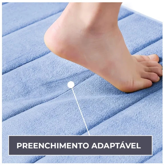 Tapete de banheiro antiderrapante com espuma viscoelástica e relevo.