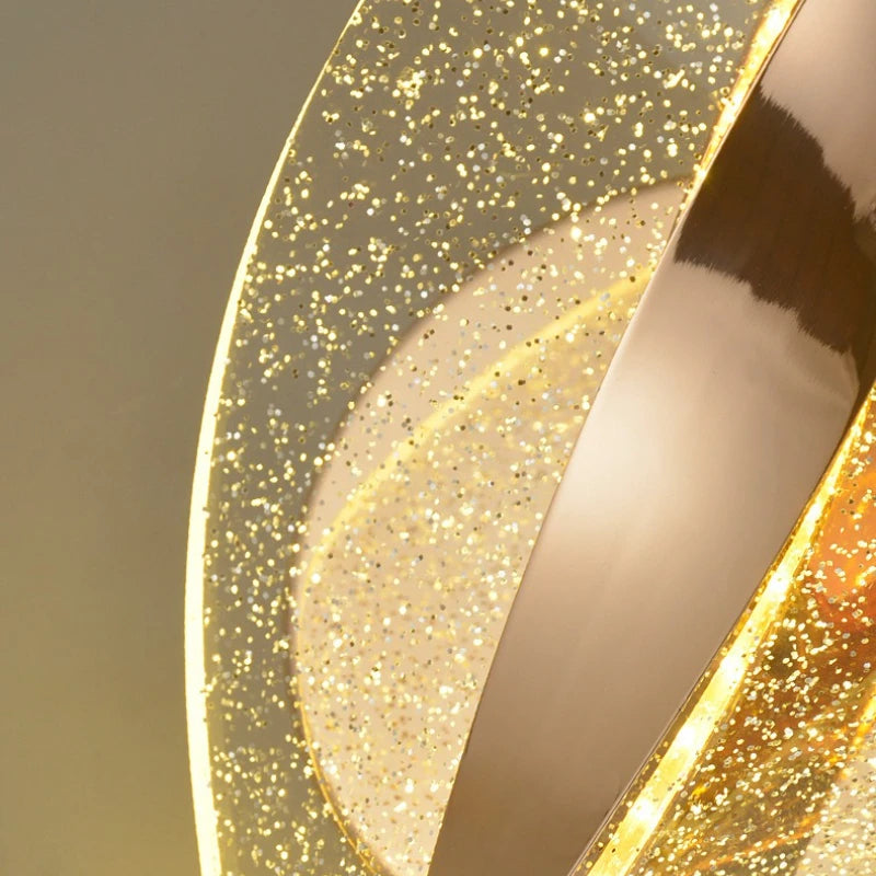 Luminária de parede LED moderna em acrílico dourado com acabamento brilhante para hall de entrada, quarto e sala de estar. Ideal para decoração de ambientes, paredes e outros ambientes.