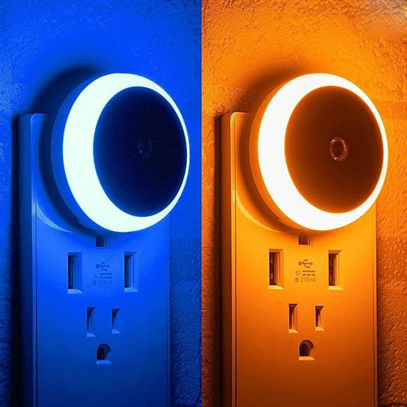 Luminária noturna LED com sensor inteligente de acendimento automático ao anoitecer, ideal para banheiro, corredor, cozinha, escada e quarto.